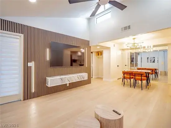 1701 E Katie Ave, Apt 72